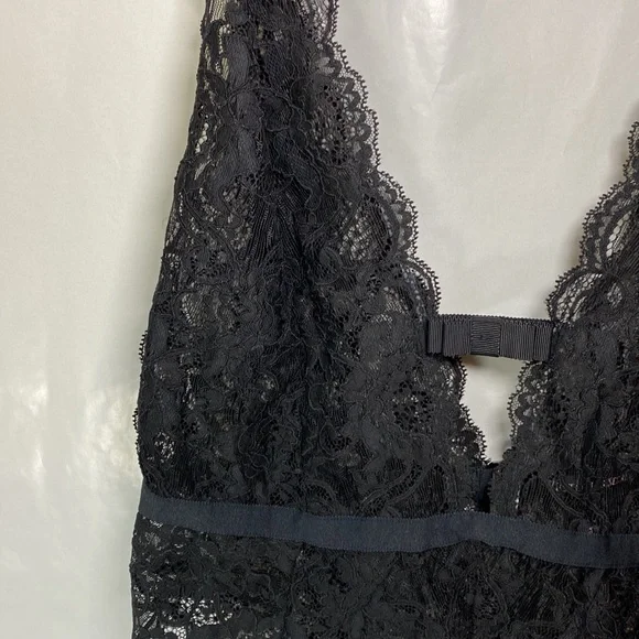 Victoria’s Secret Plunge V-Neck Sheer Black Lace Teddy Body Suit Ladies Large - Picture 5 of 16